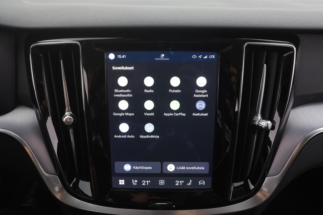 VOLVO V60 2023