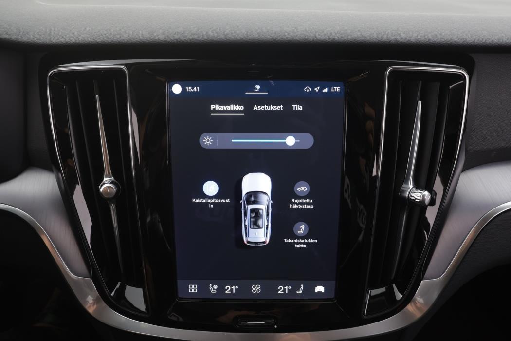 VOLVO V60 2023