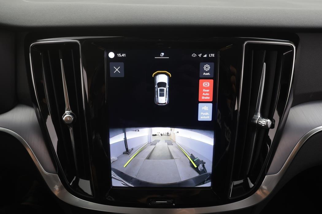 VOLVO V60 2023