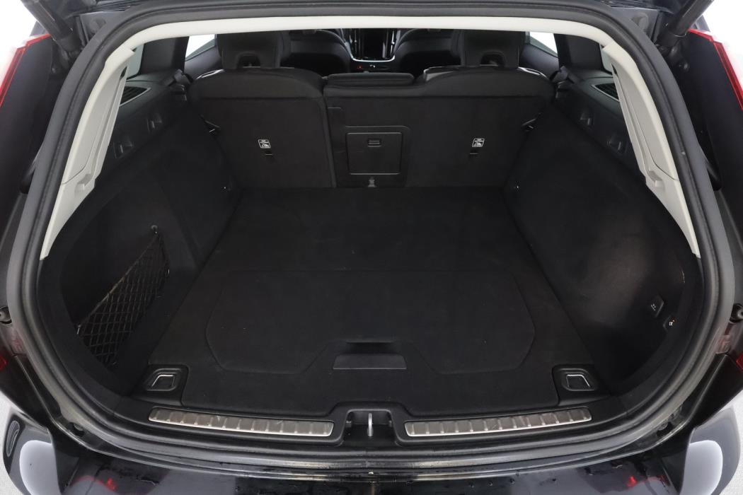 VOLVO V60 2023