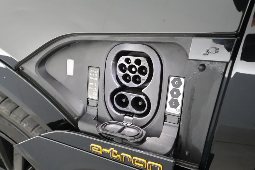 AUDI E-TRON 2023
