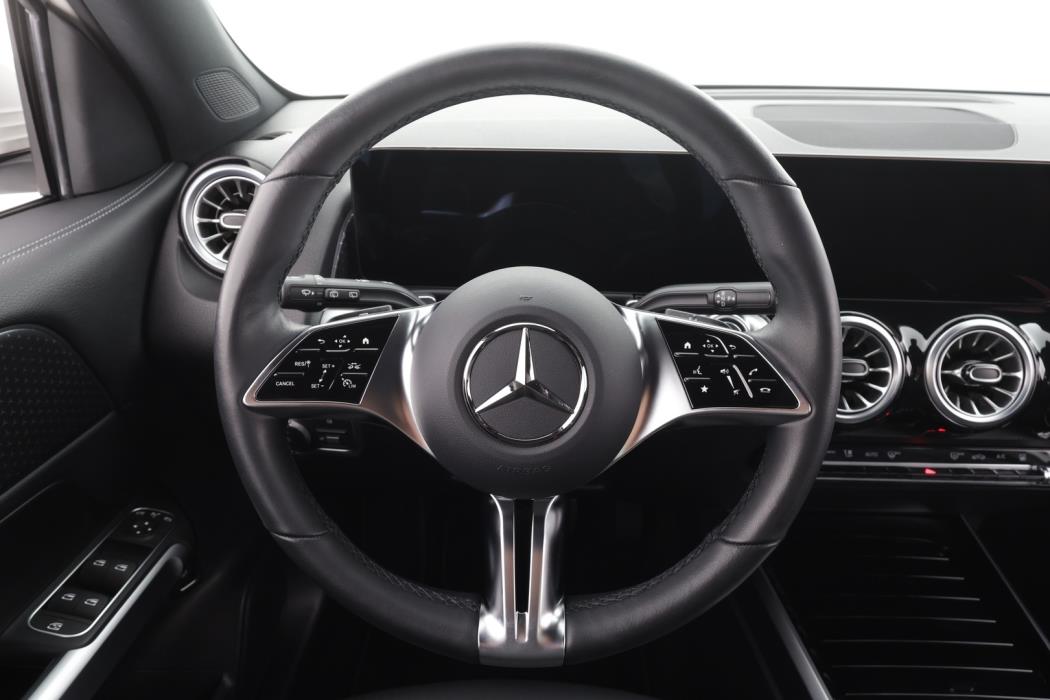 MERCEDES-BENZ EQB 2024