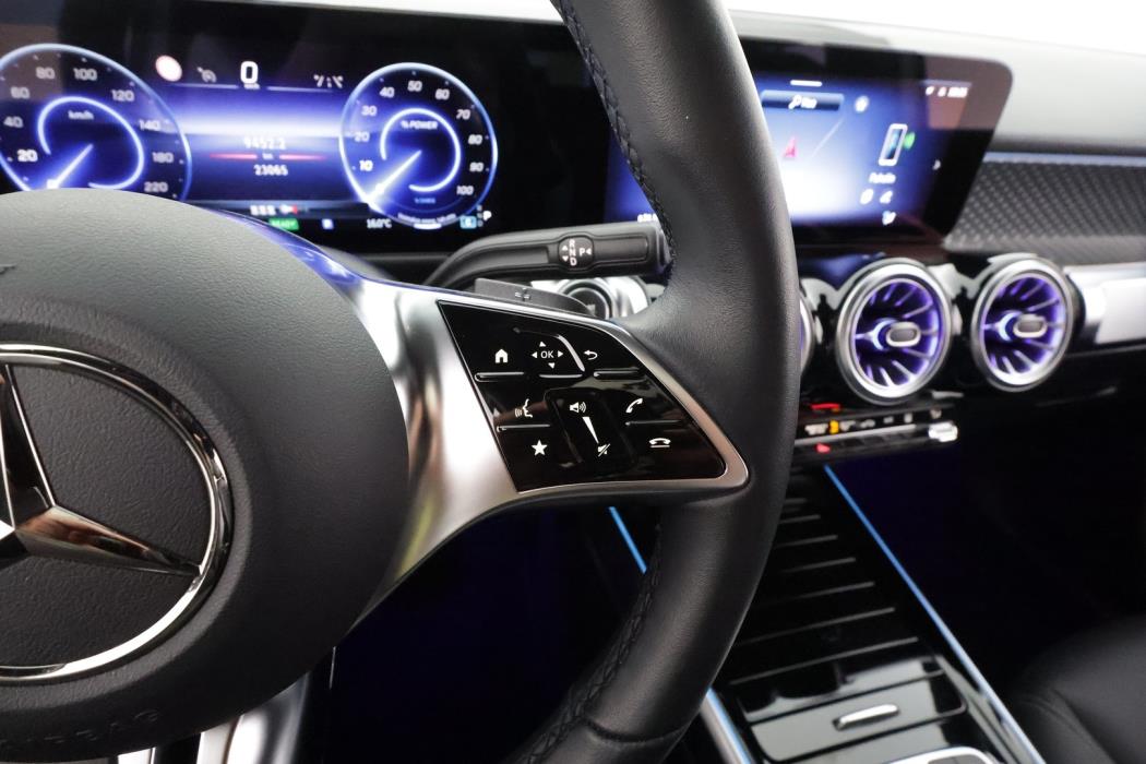 MERCEDES-BENZ EQB 2024