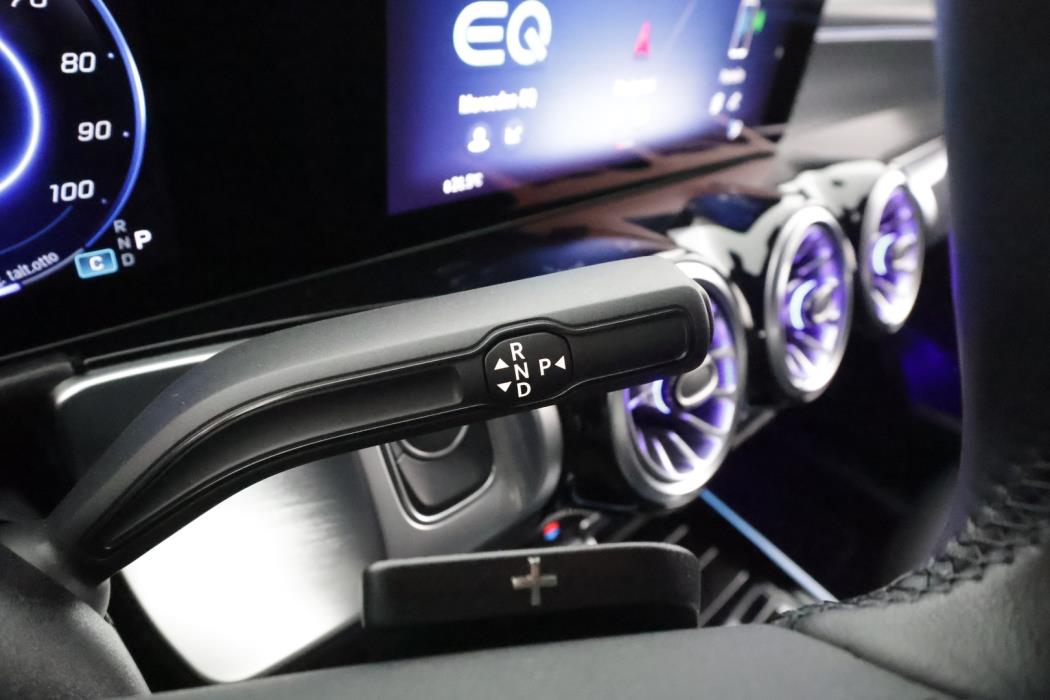 MERCEDES-BENZ EQB 2024