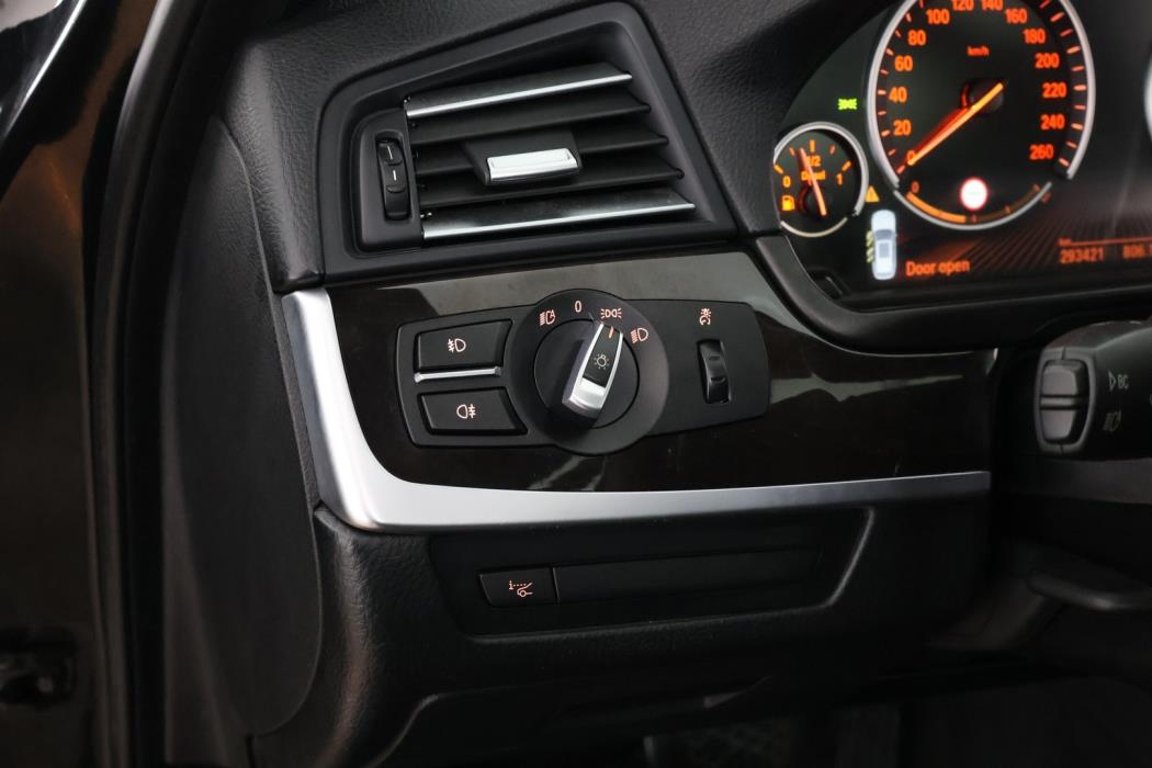 BMW 530 2011