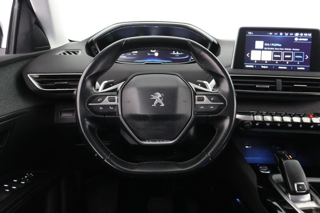 PEUGEOT 5008 2018
