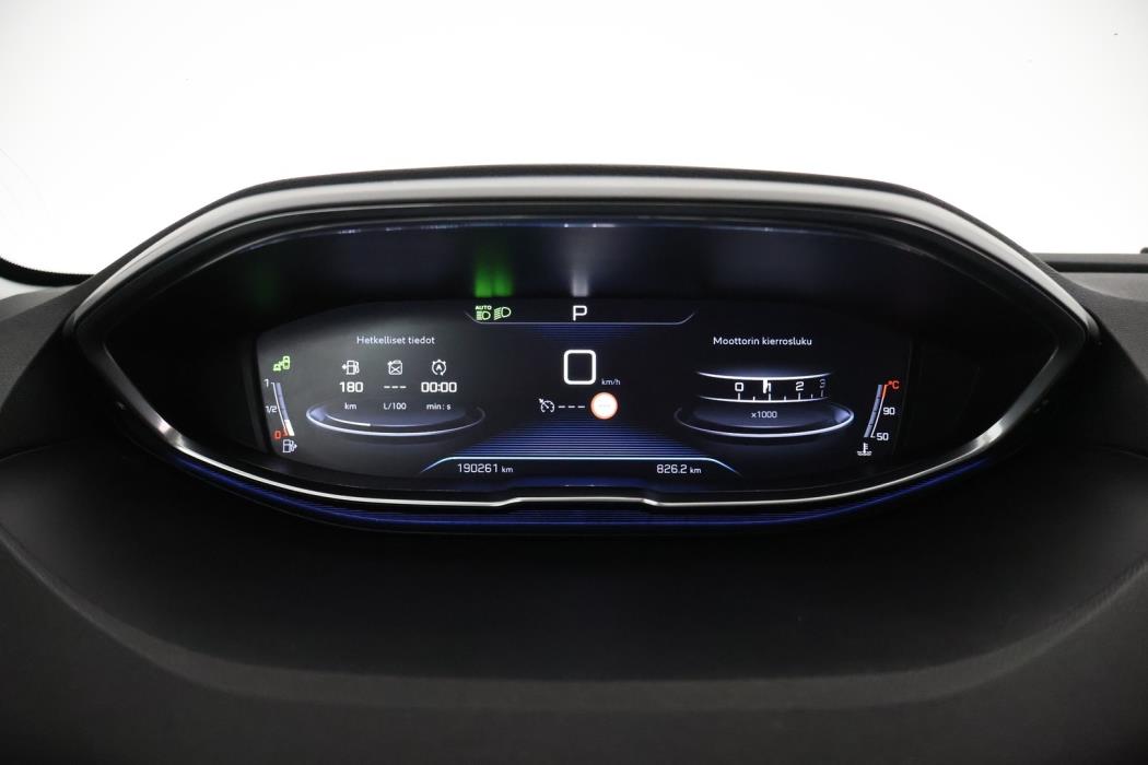 PEUGEOT 5008 2018