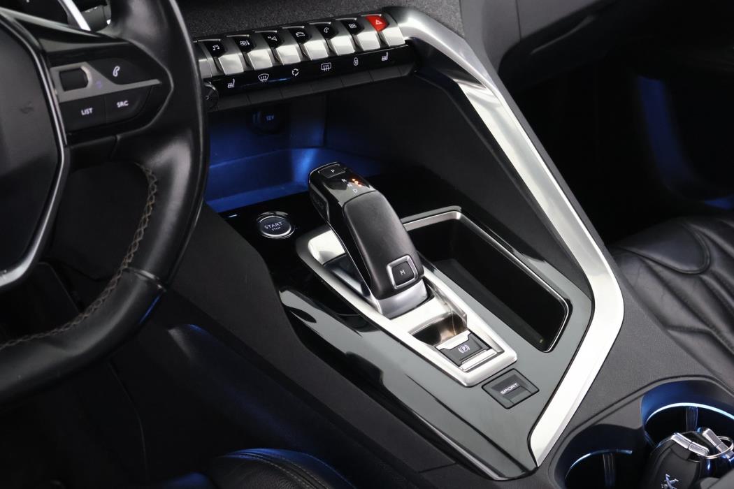 PEUGEOT 5008 2018