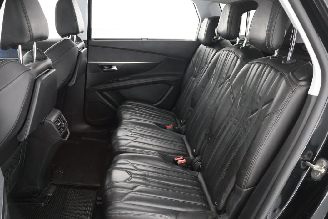 PEUGEOT 5008 2018