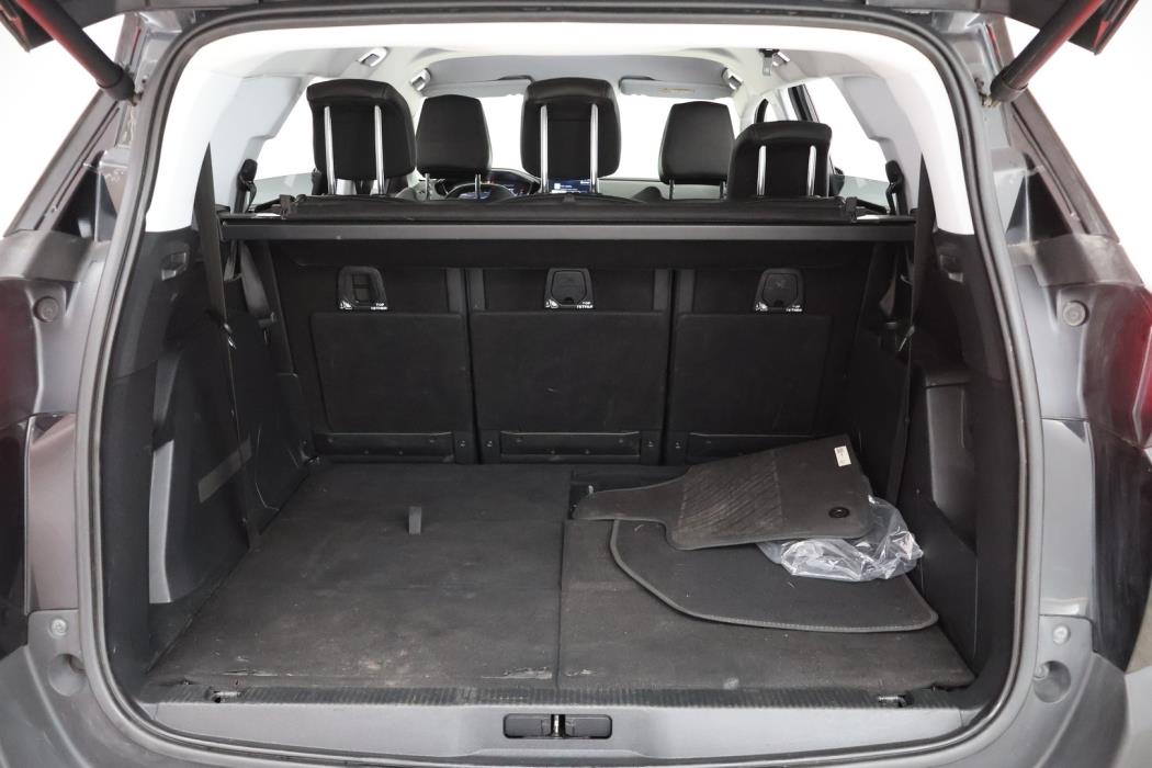 PEUGEOT 5008 2018