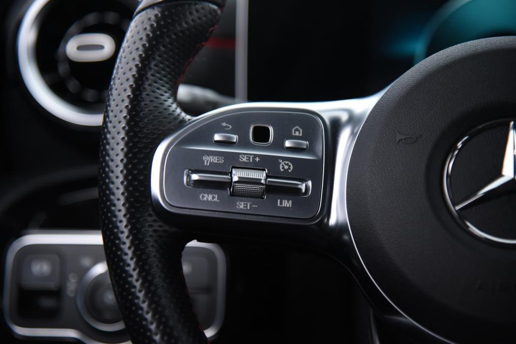 MERCEDES-BENZ A 2020