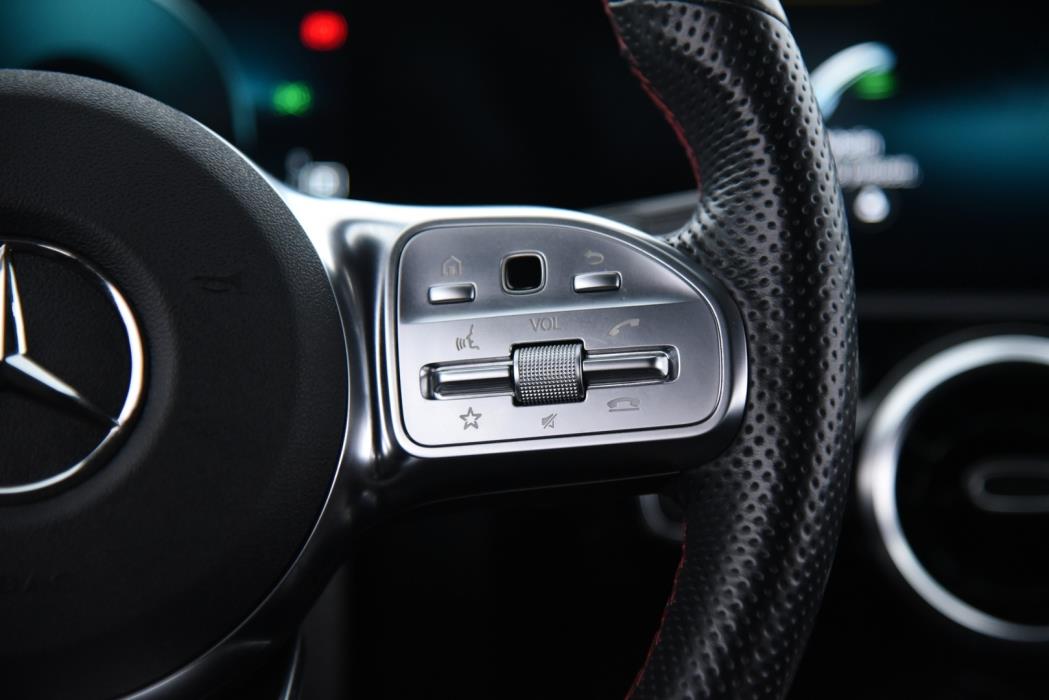 MERCEDES-BENZ A 2020