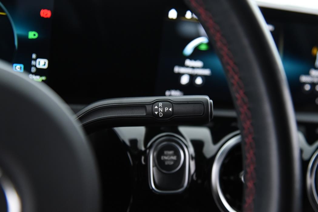 MERCEDES-BENZ A 2020