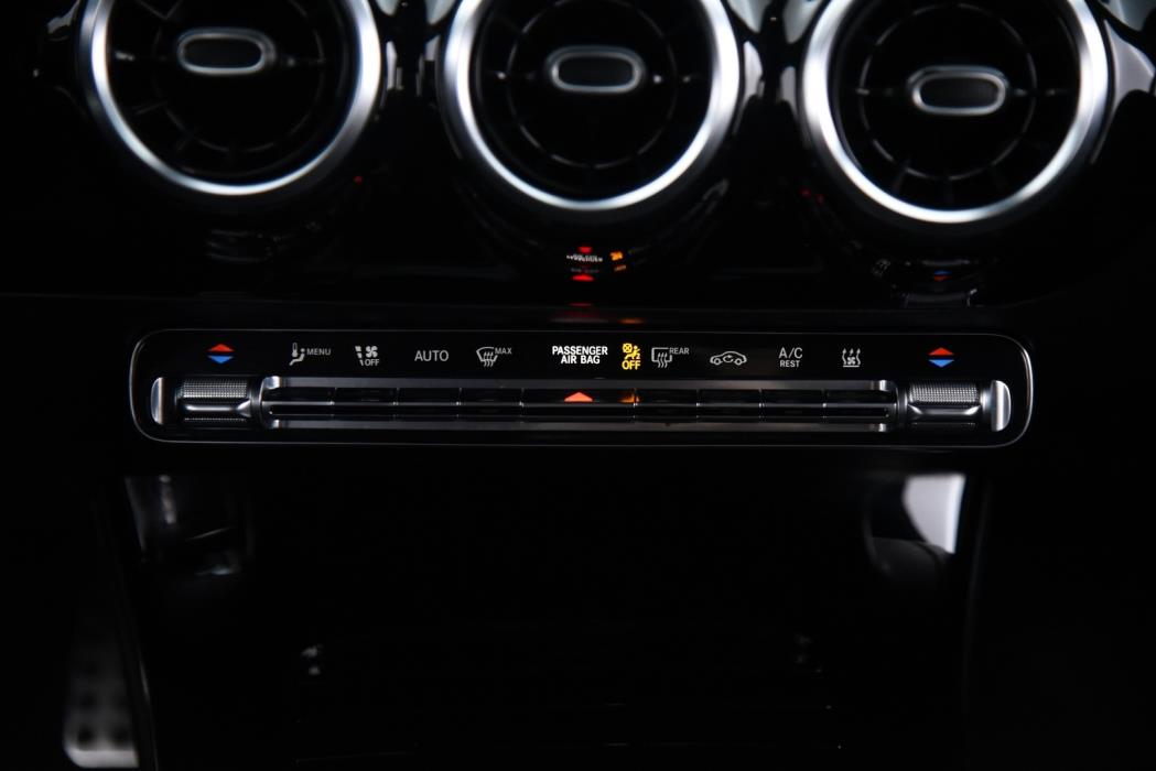 MERCEDES-BENZ A 2020