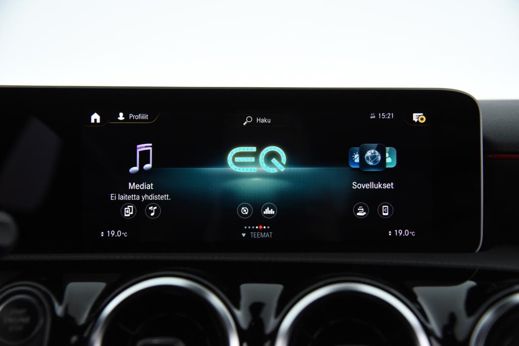 MERCEDES-BENZ A 2020