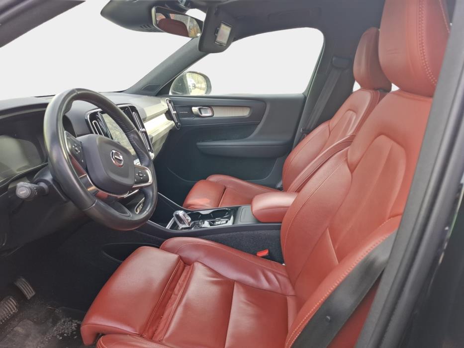 VOLVO XC40 2019