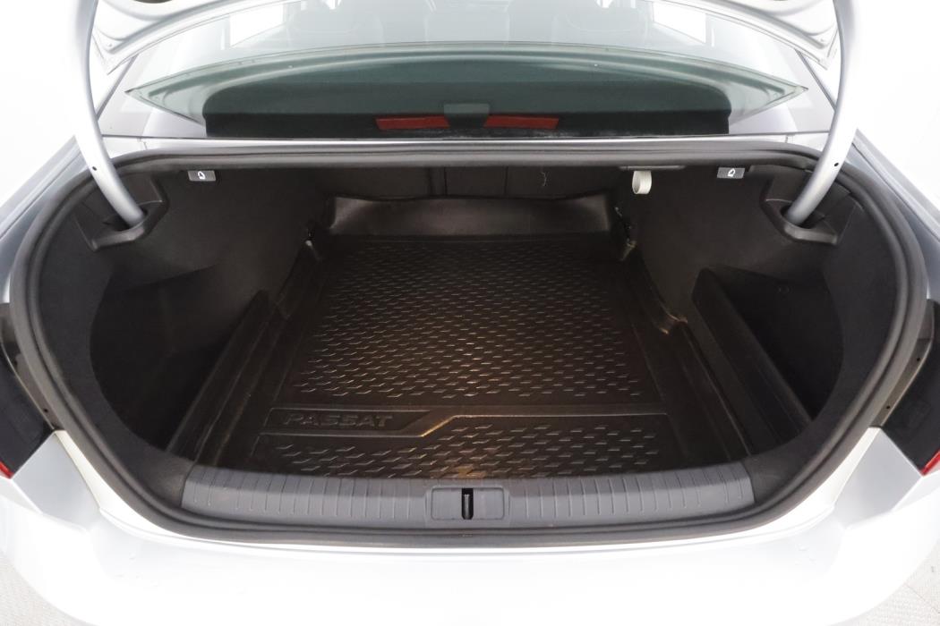 VOLKSWAGEN Passat 2022