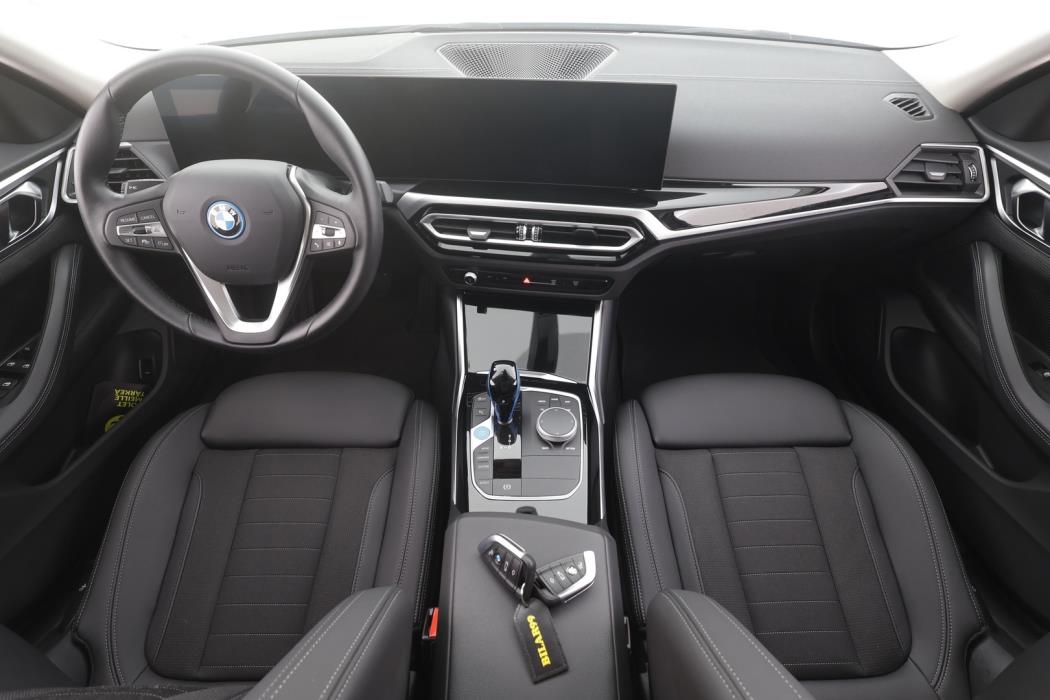 BMW i4 2023