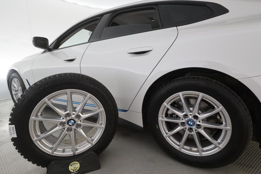 BMW i4 2023