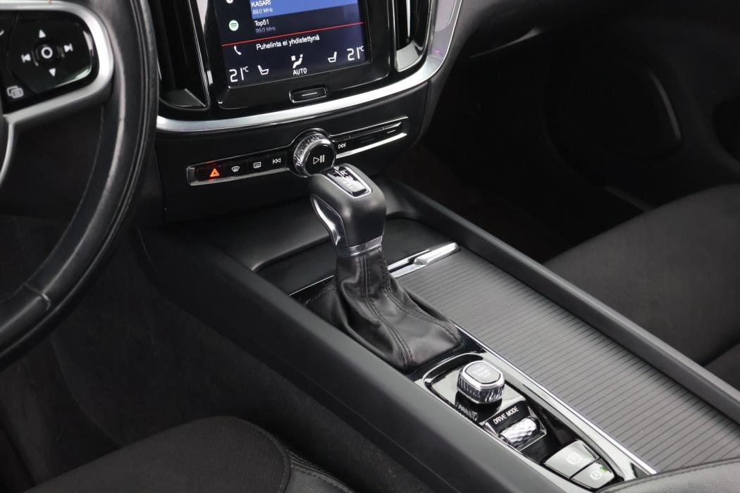 VOLVO V60 2020