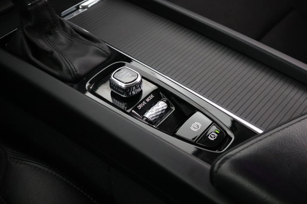 VOLVO V60 2020
