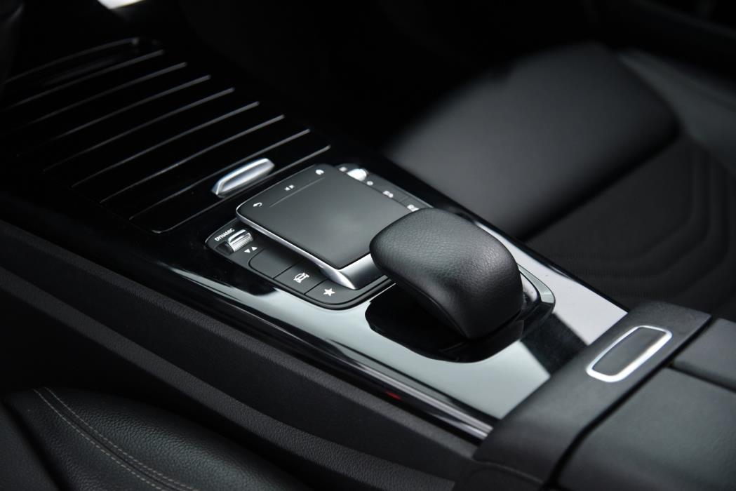 MERCEDES-BENZ A 2021