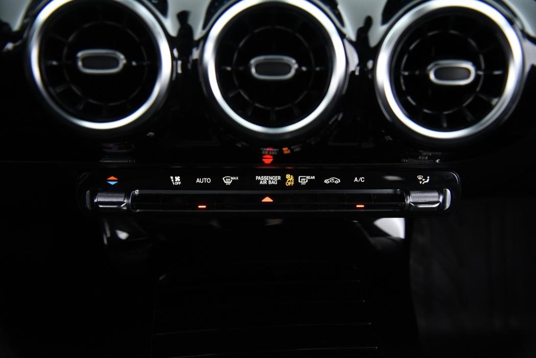 MERCEDES-BENZ A 2021