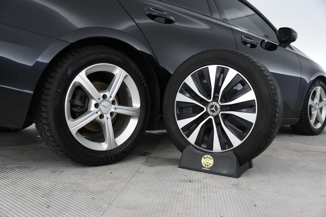 MERCEDES-BENZ A 2021