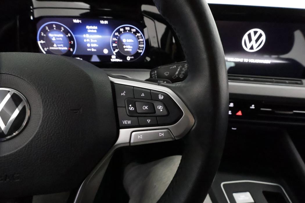 VOLKSWAGEN Golf 2021