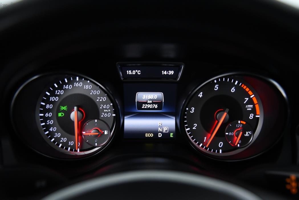 MERCEDES-BENZ CLA 2014