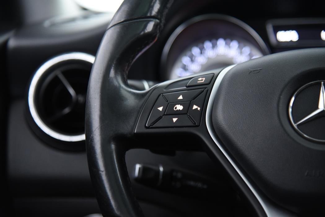 MERCEDES-BENZ CLA 2014