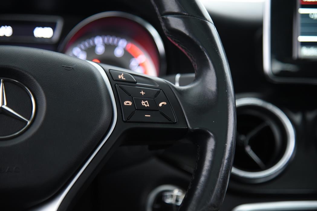 MERCEDES-BENZ CLA 2014