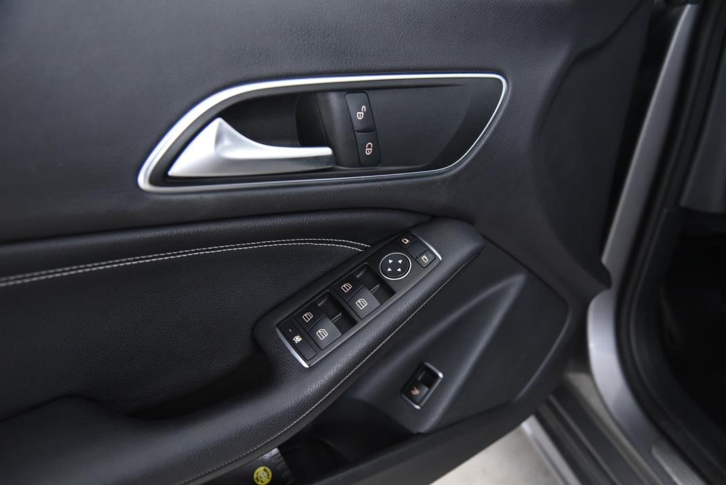 MERCEDES-BENZ CLA 2014