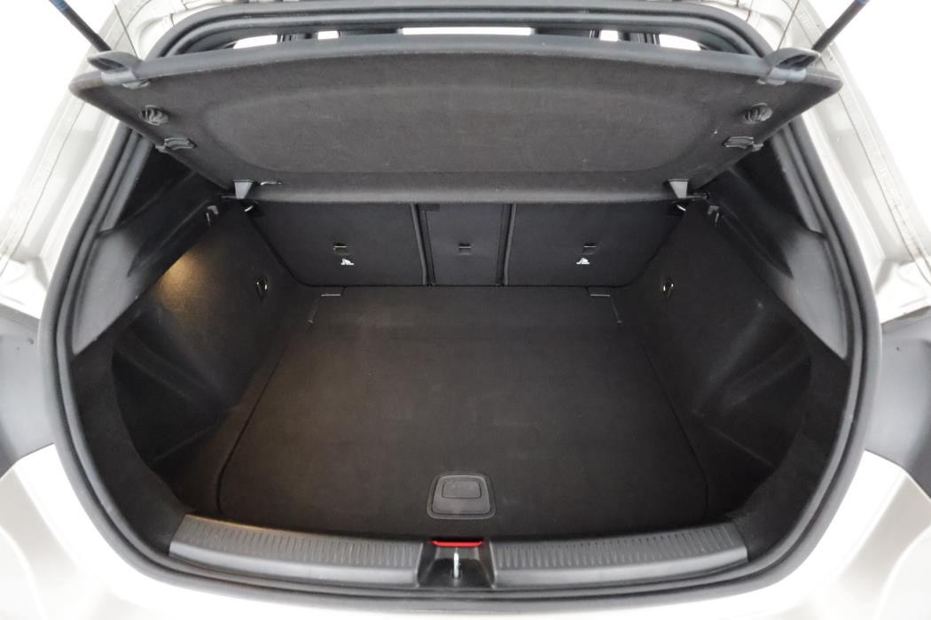 MERCEDES-BENZ A 2019