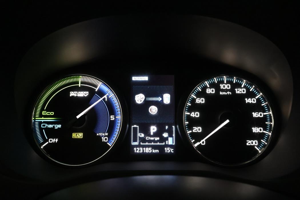 MITSUBISHI Outlander PHEV 2021