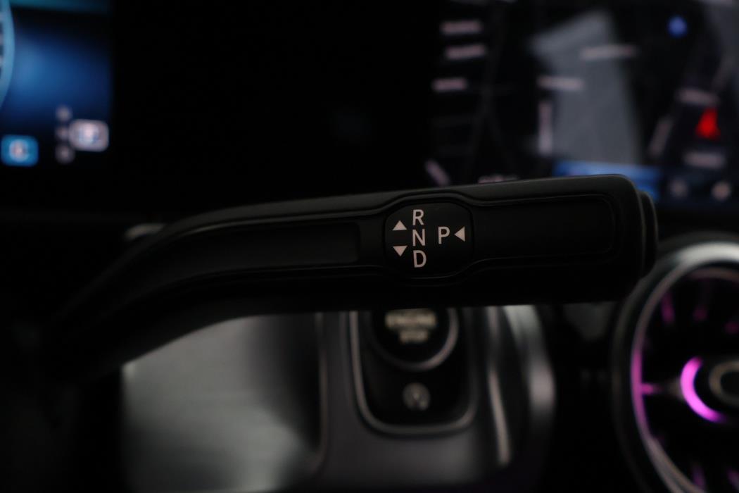 MERCEDES-BENZ GLB 2021