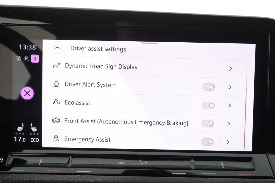 VOLKSWAGEN Golf 2023