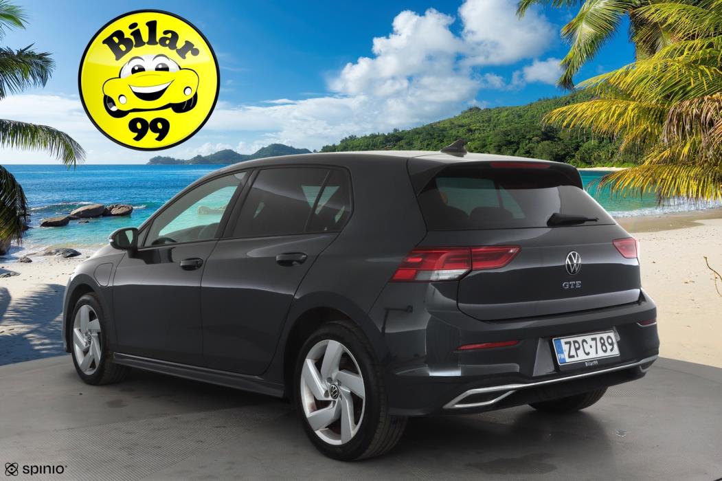 VOLKSWAGEN Golf 2023