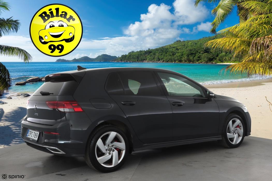 VOLKSWAGEN Golf 2023