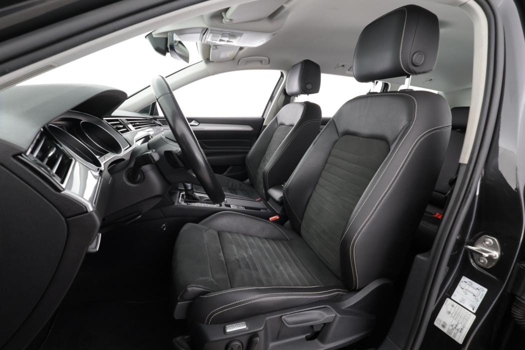 VOLKSWAGEN Passat 2021