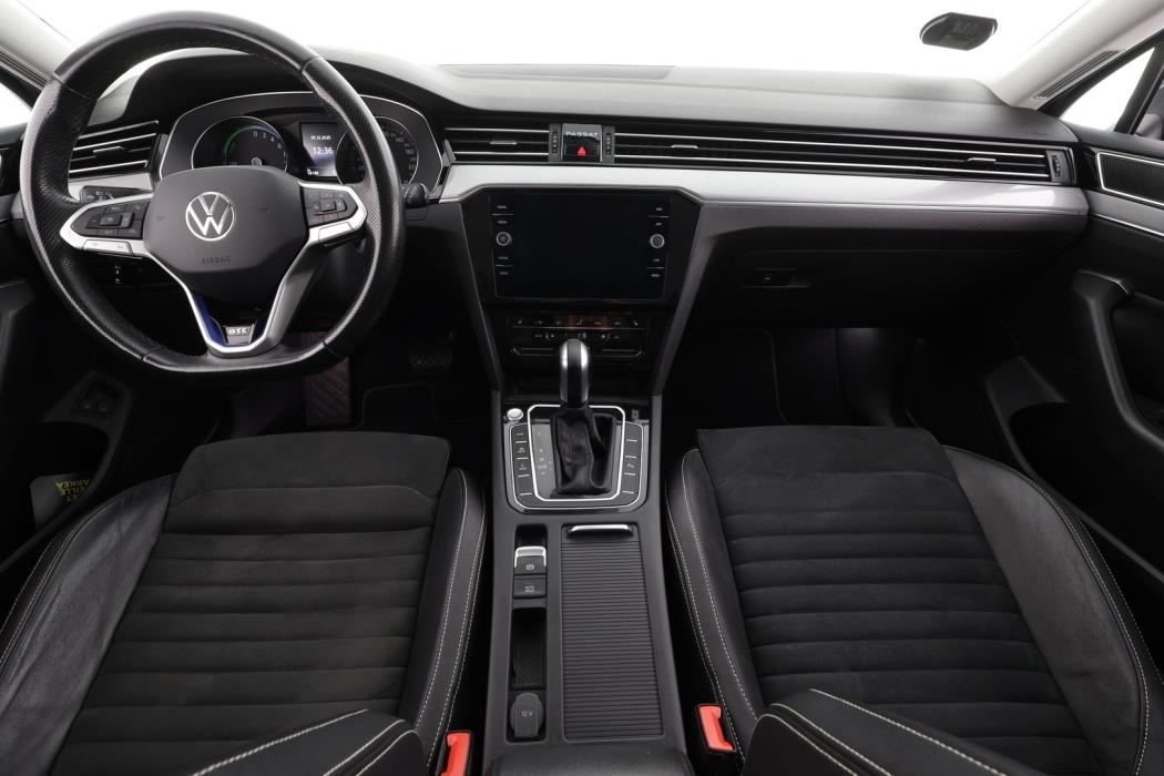 VOLKSWAGEN Passat 2021