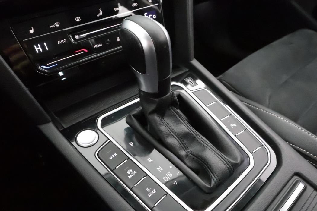 VOLKSWAGEN Passat 2021