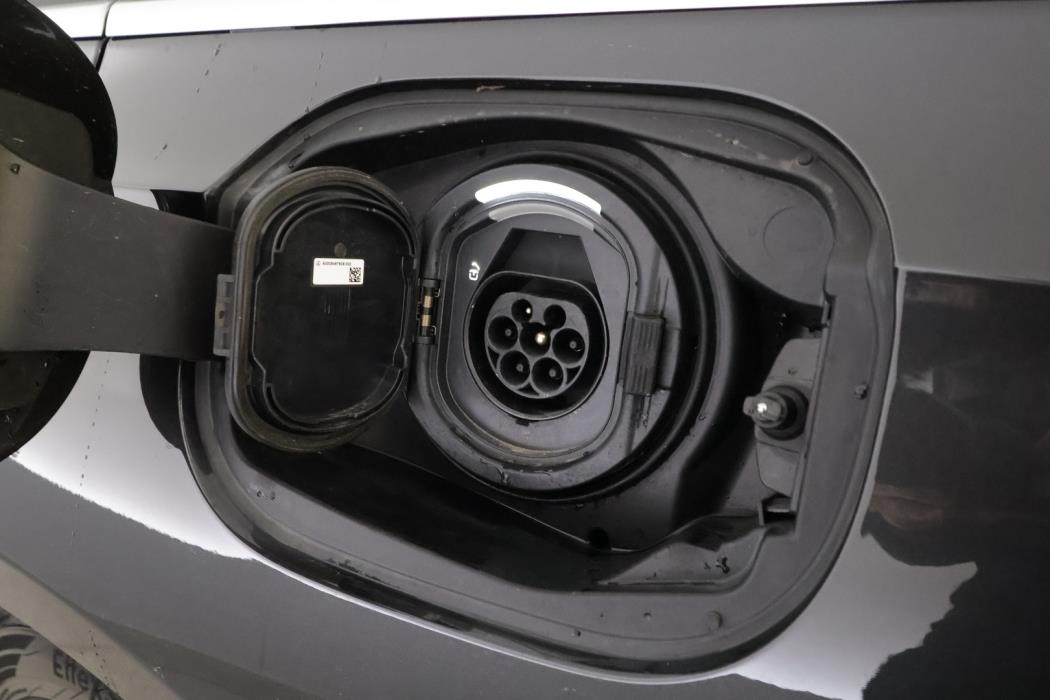 MERCEDES-BENZ E 2025