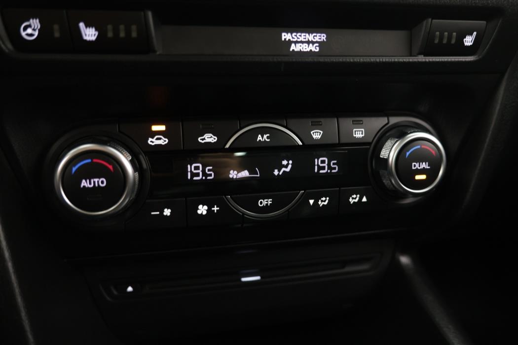 MAZDA 3 2017