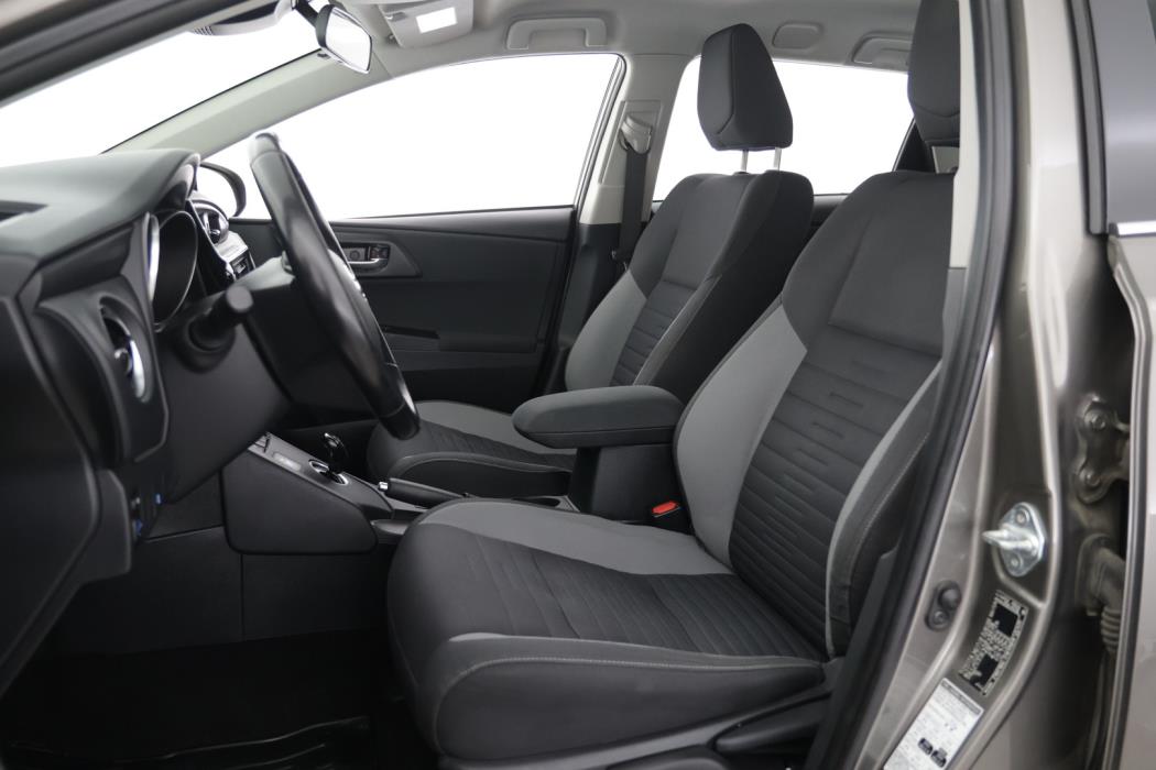 TOYOTA Auris 2017