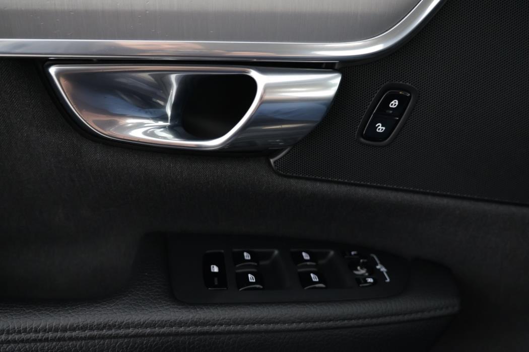 VOLVO S90 2019