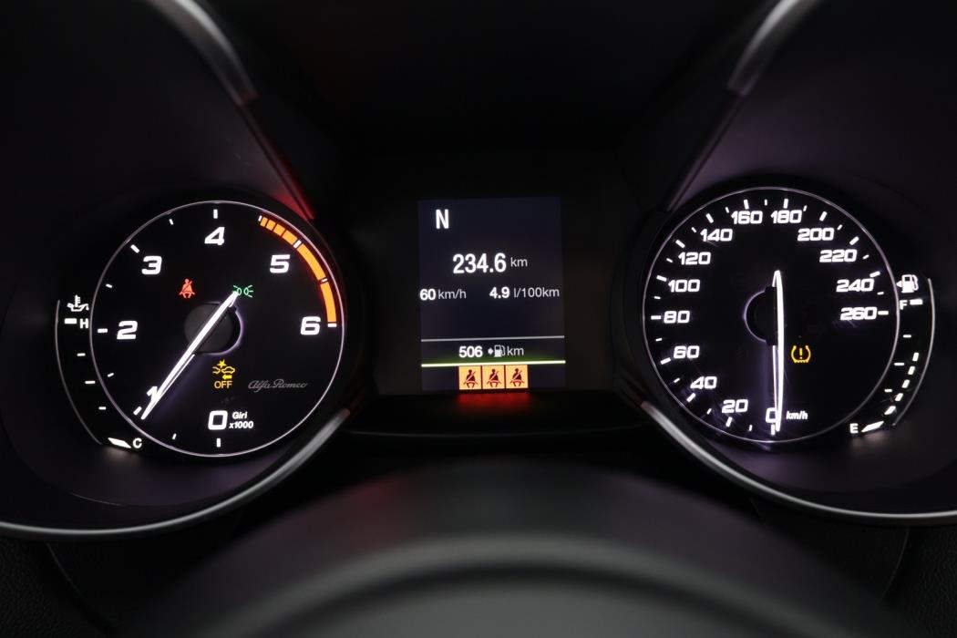 ALFA ROMEO Giulia 2017
