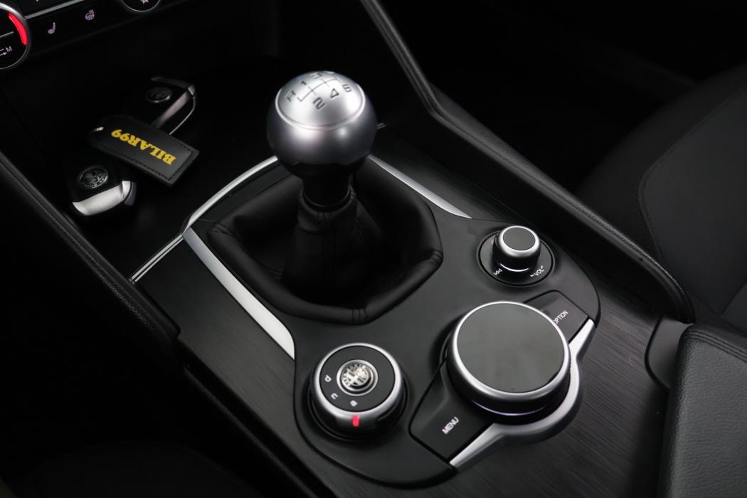 ALFA ROMEO Giulia 2017