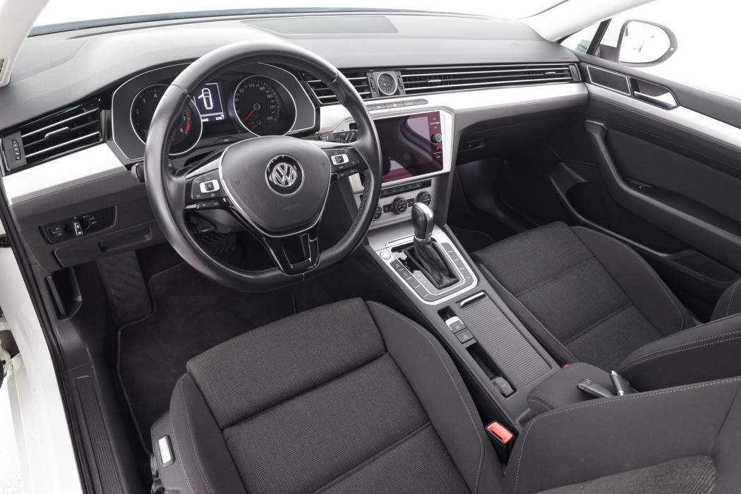 VOLKSWAGEN Passat 2019