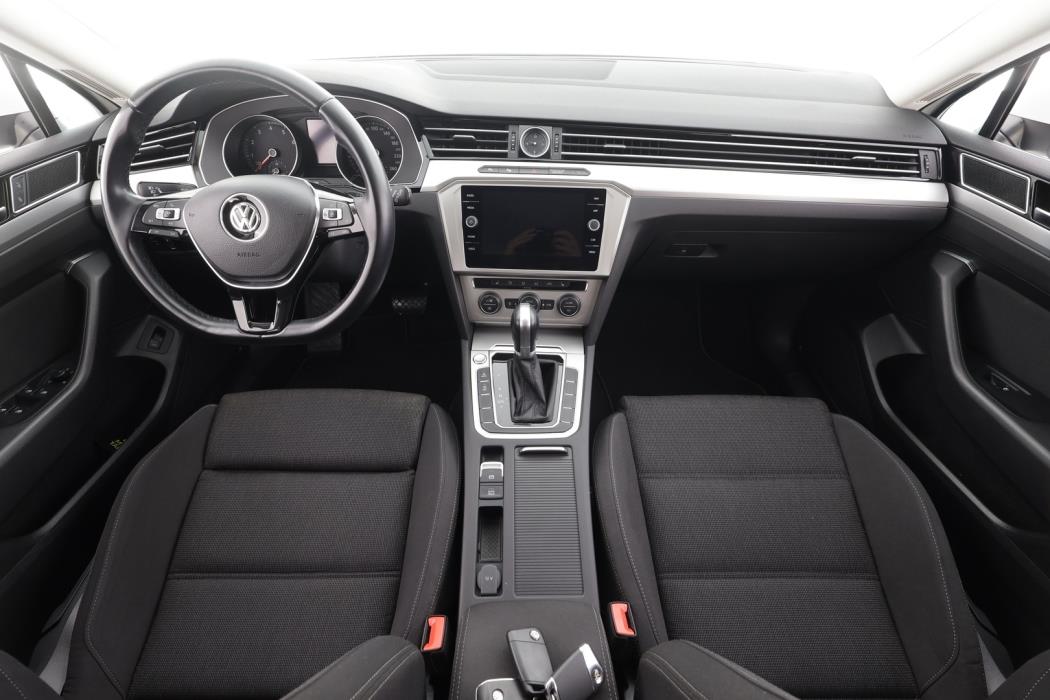 VOLKSWAGEN Passat 2019